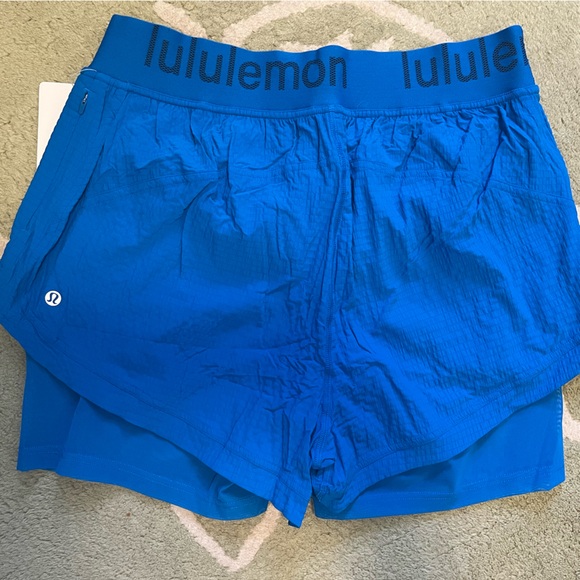 NWT Lululemon Logo Waistband HR shorts.  Size 10.  Color is Poolside. - Picture 3 of 6